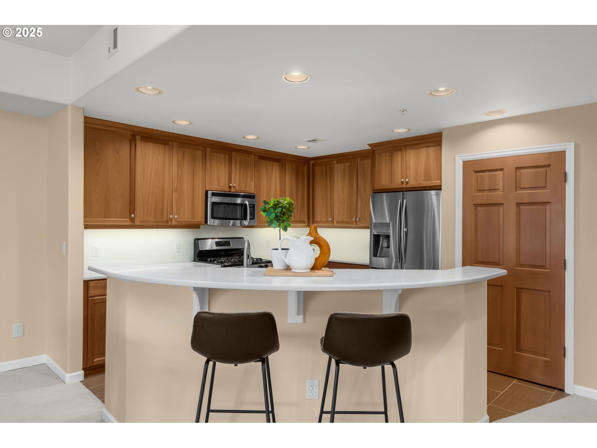 4873 Northwest Promenade Terrace, Unit 122 Portland, OR 97229 - Photo 10 of 38 Kitchen