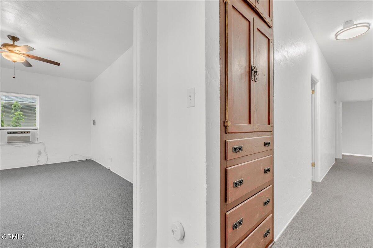 368 Monterey Road, Unit 370 5 South Pasadena, CA 91030 - Photo 26 of 32 Hallway/Door to Bedroom
