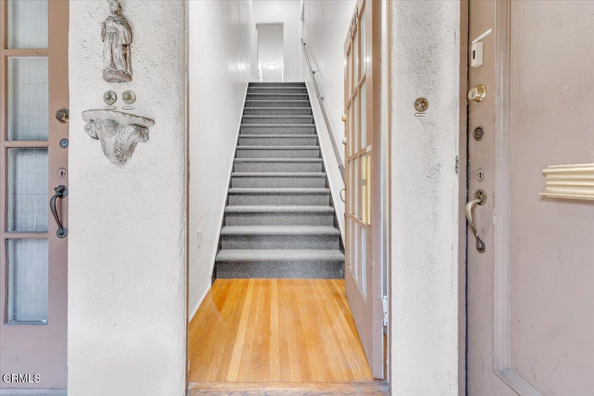 368 Monterey Road, Unit 370 5 South Pasadena, CA 91030 - Photo 5 of 32 Stairs to Unit