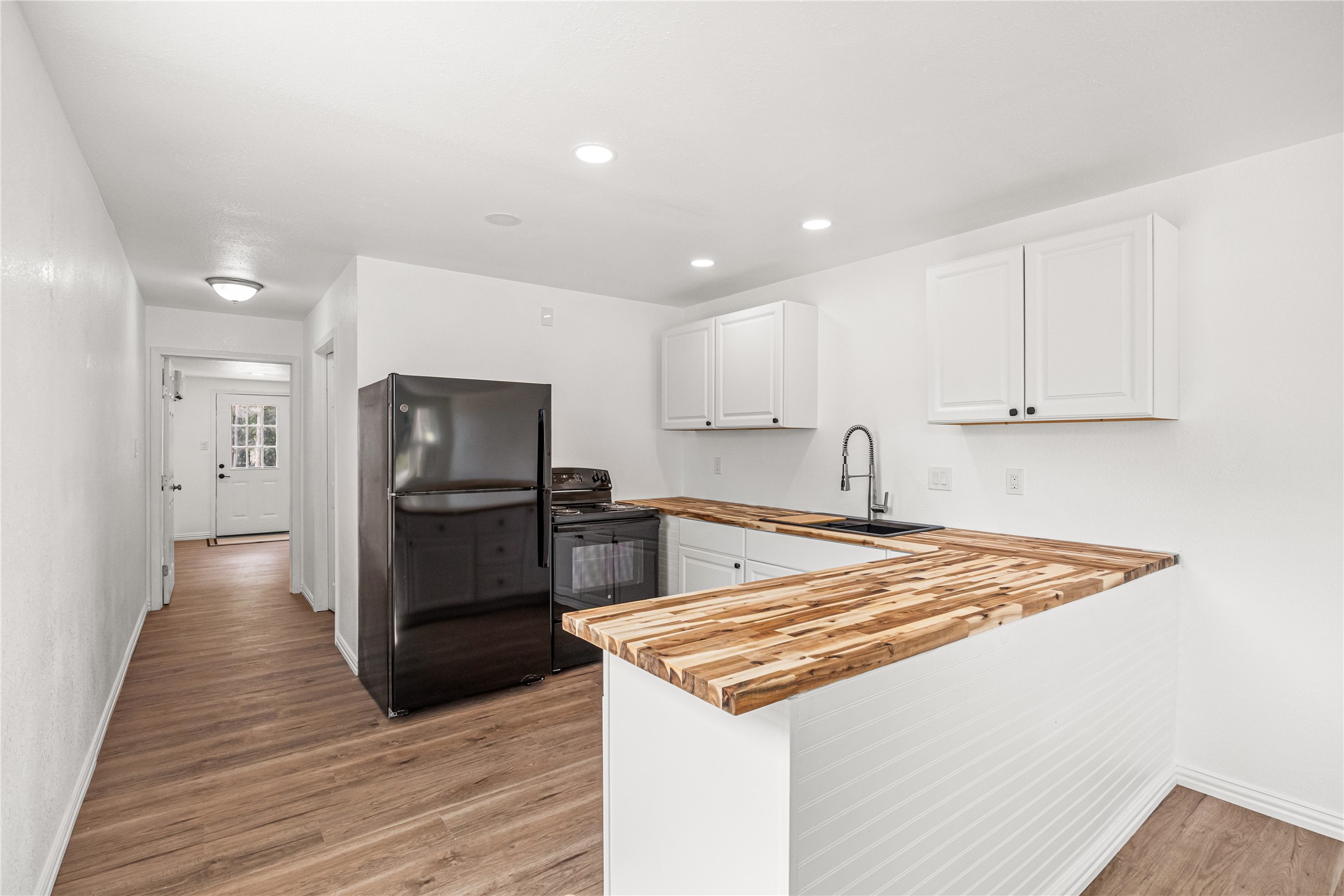 28096 7 Sisters Road, Unit B New Caney, TX 77357 - Photo 3 of 13 Tons of counter space in this unit