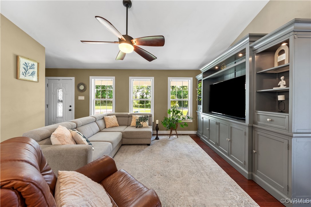 201 School Road Dillwyn, VA 23936 - Photo 9 of 48 a living room with furniture tv and a window