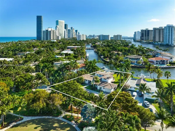 $14,800,000 | 268 S Parkway, Golden Beach, FL 33160