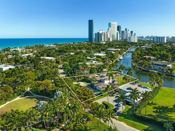 $14,800,000 | 268 S Parkway, Golden Beach, FL 33160