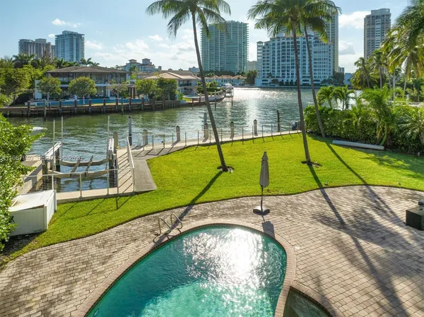 $14,800,000 | 268 S Parkway, Golden Beach, FL 33160