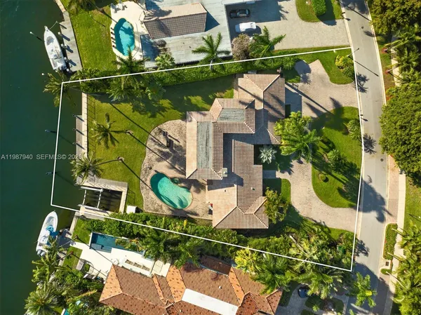 $14,800,000 | 268 S Parkway, Golden Beach, FL 33160
