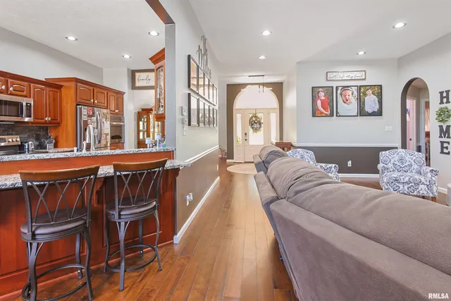 $617,500 | 9855 Highway 37, Goreville, IL 62939