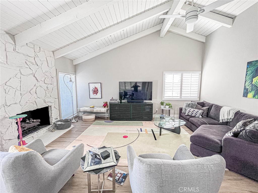 719 Poinsettia Avenue, Unit B, Corona del Mar, CA 92625 Compass