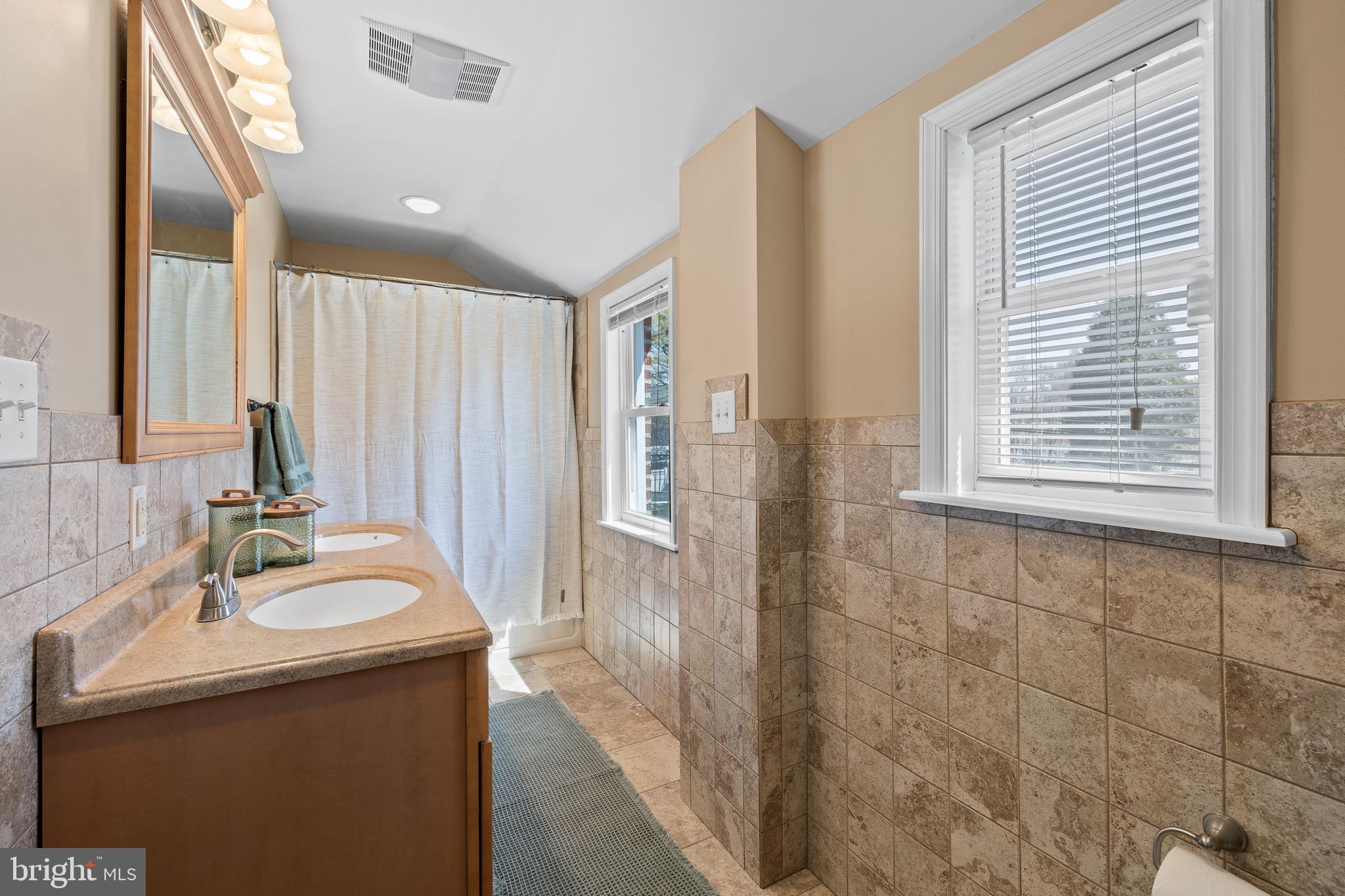 1521 Brierwood Road Havertown, PA 19083 - Photo 24 of 28