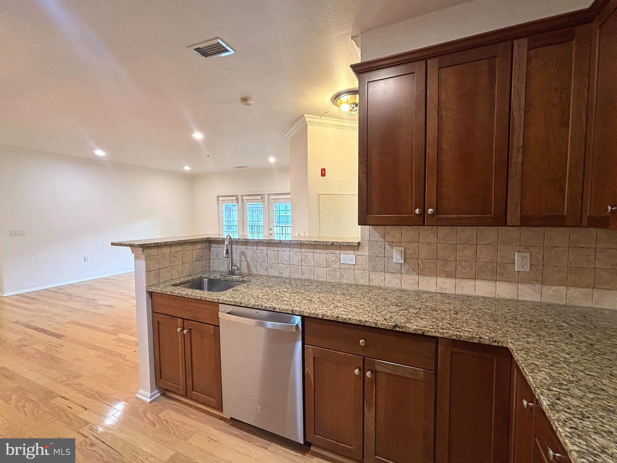 11800 Old Georgetown Road, Unit 1407 North Bethesda, MD 20852 - Photo 6 of 34