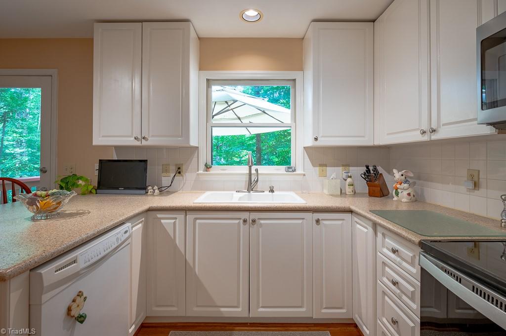 764 Reaford Road Winston-Salem, NC 27104 - Photo 7 of 22 Kitchen