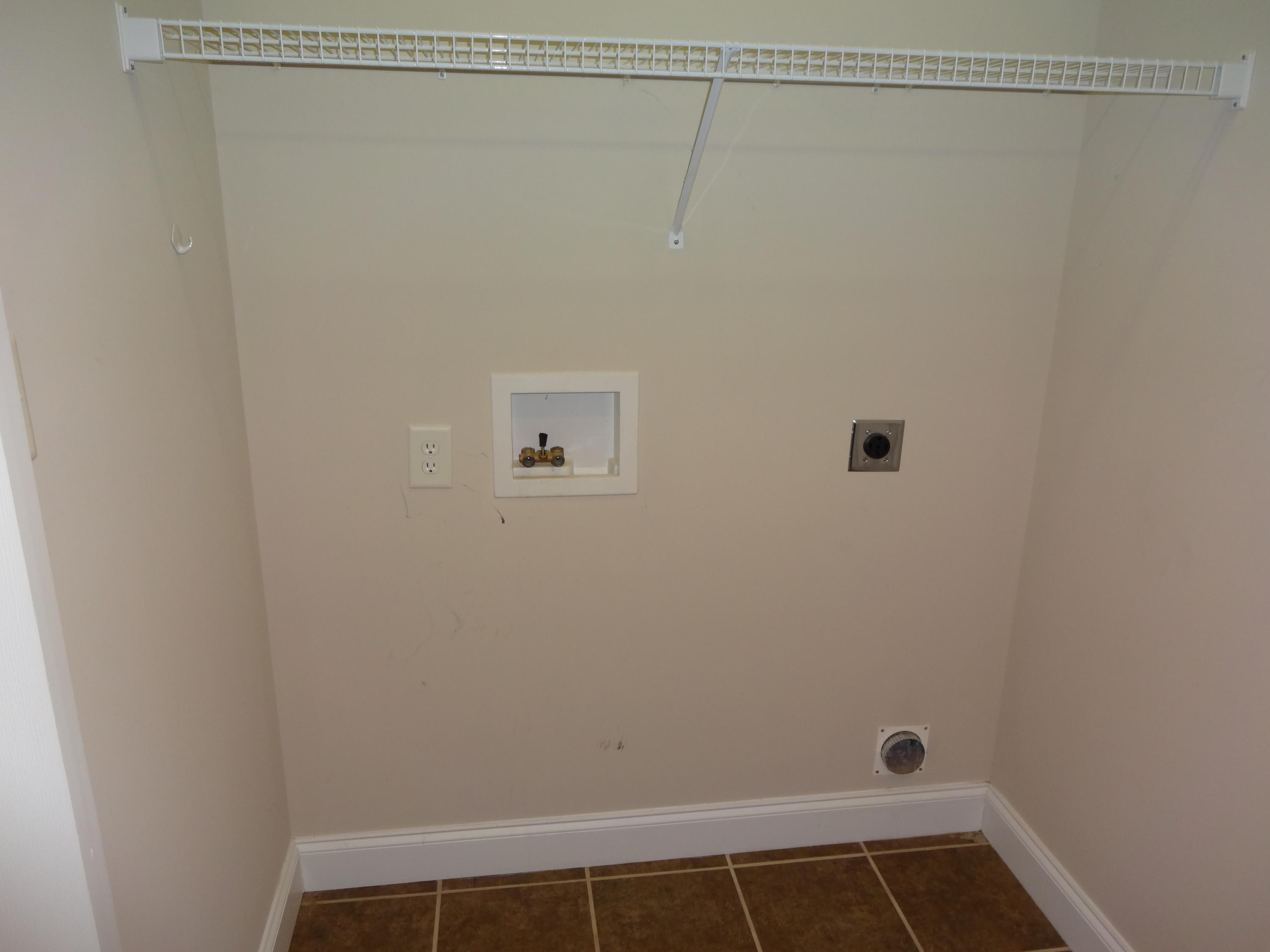 292 Angus Crossing Corryton, TN 37721 - Photo 11 of 25 Laundry room