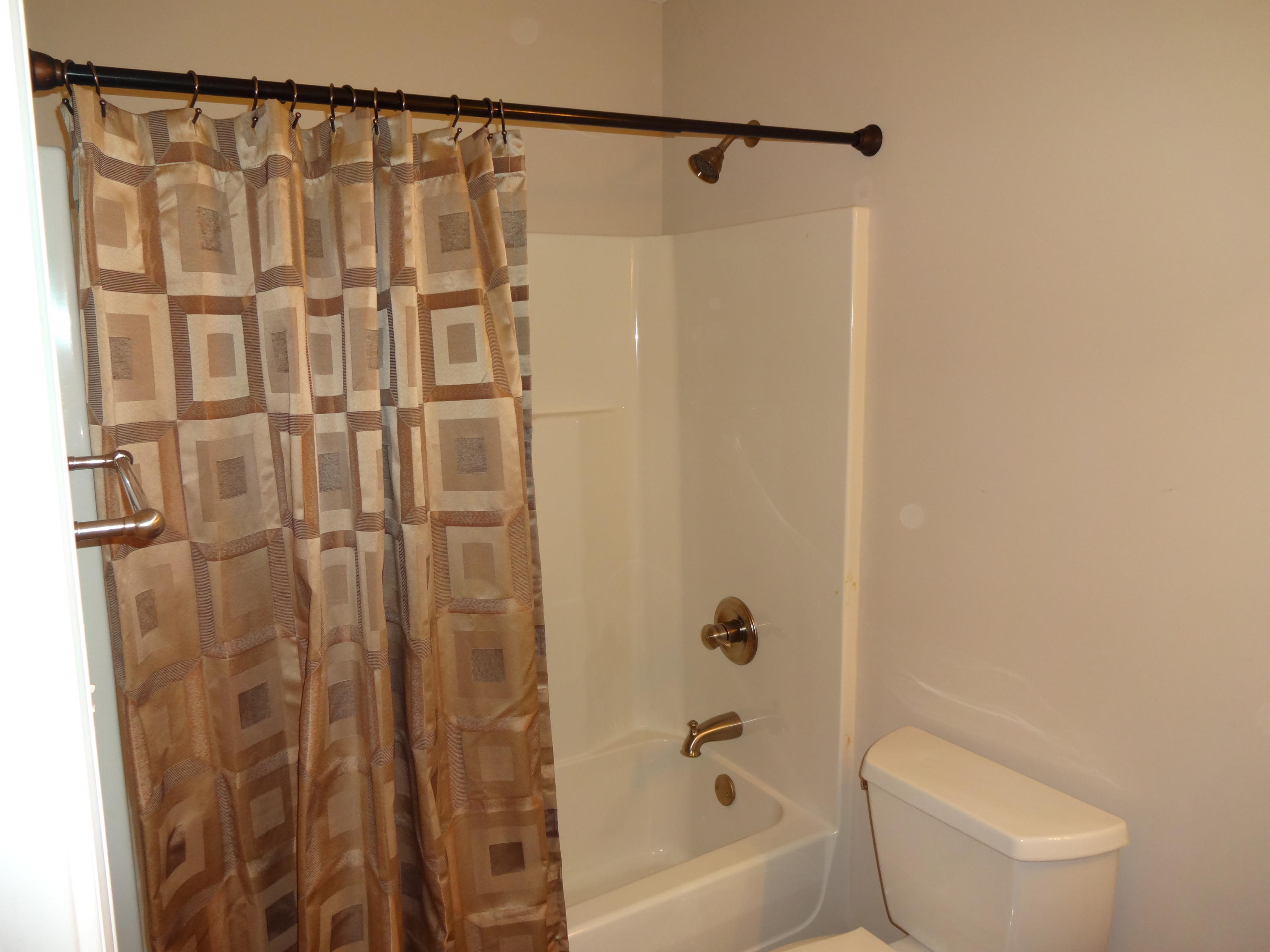 292 Angus Crossing Corryton, TN 37721 - Photo 15 of 25 Bathroom 2