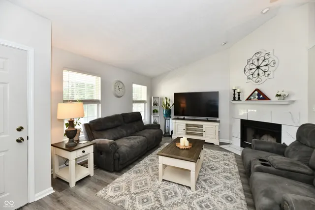 $349,900 | 1157 Runningbrook Court, Avon, IN 46123