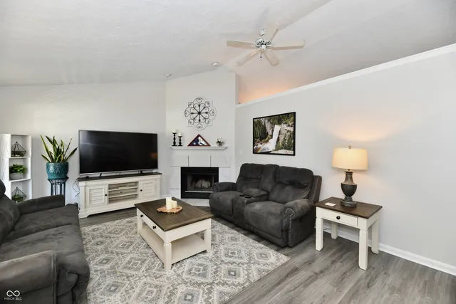 $349,900 | 1157 Runningbrook Court, Avon, IN 46123