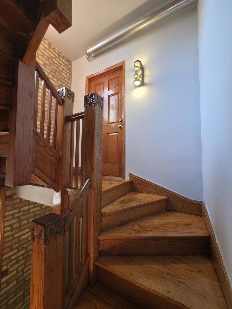 1748 North Keystone Avenue Chicago, IL 60639 - Photo 20 of 33 a view of entryway