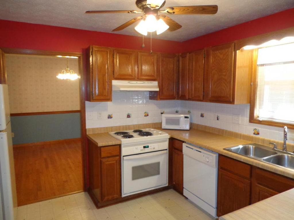 2016 Ridgefield Road Johnson City, TN 37601 - Photo 2 of 13 Photo 2