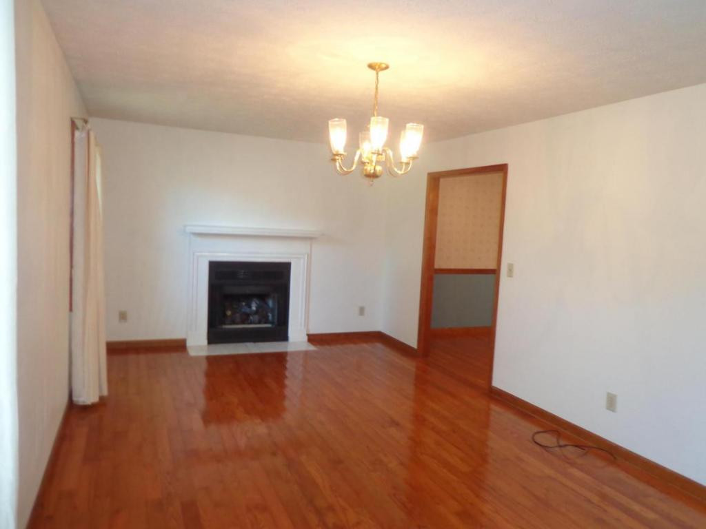 2016 Ridgefield Road Johnson City, TN 37601 - Photo 8 of 13 Photo 10