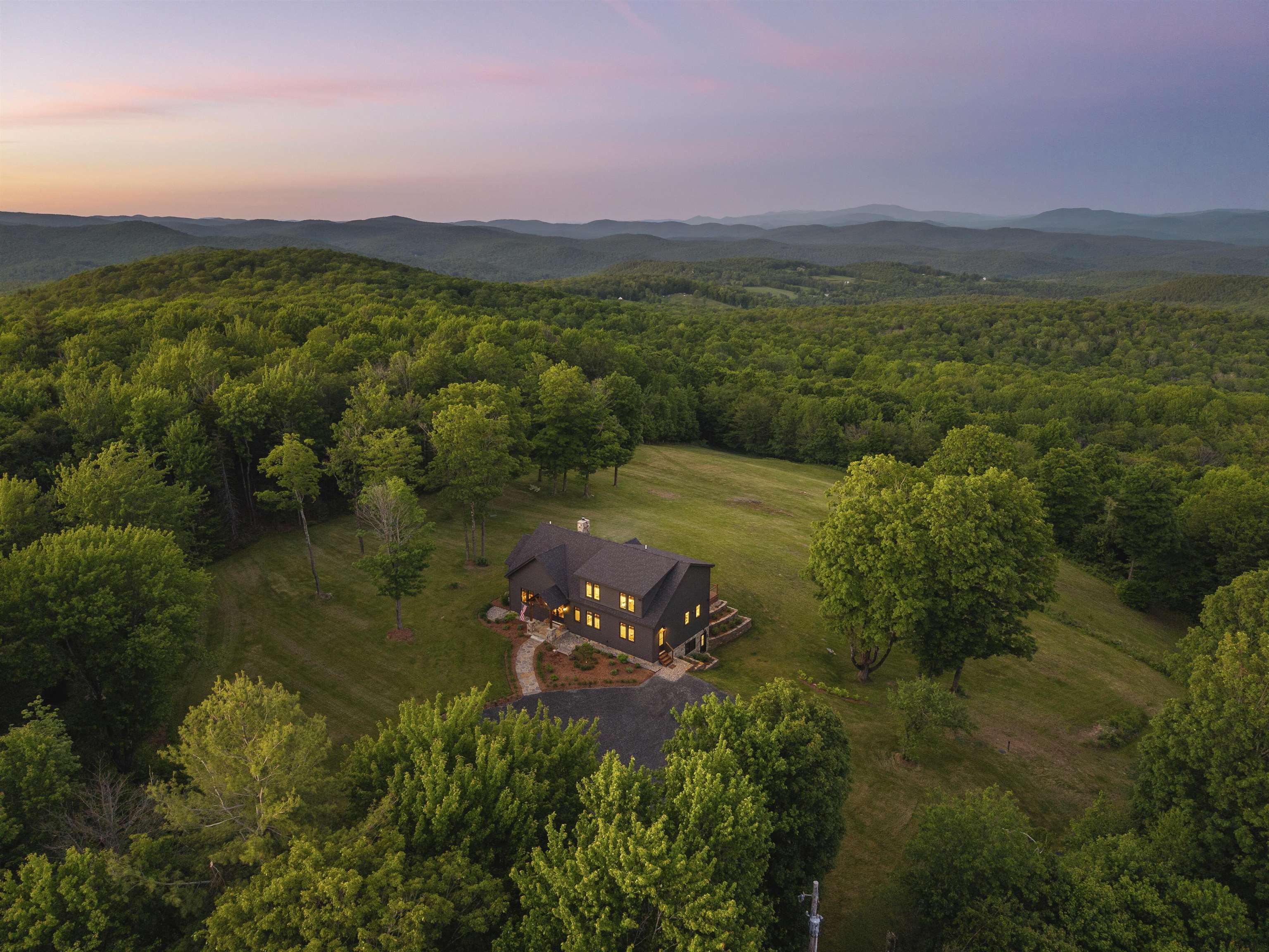 245 Turnpike Road Sharon, VT 05055 - Photo 4 of 35