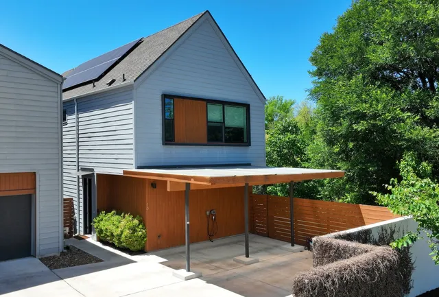 $3,800 | 4006 Airport Boulevard, Unit 18, Austin, TX 78722