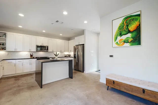 $3,800 | 4006 Airport Boulevard, Unit 18, Austin, TX 78722