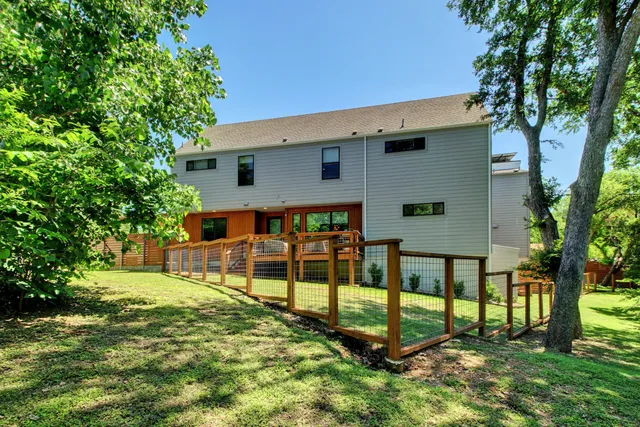 $3,800 | 4006 Airport Boulevard, Unit 18, Austin, TX 78722