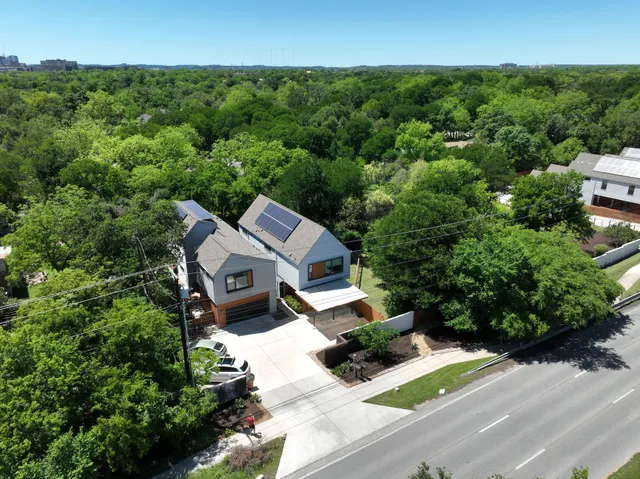 $3,800 | 4006 Airport Boulevard, Unit 18, Austin, TX 78722