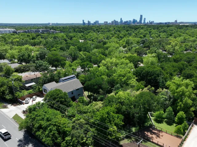 $3,800 | 4006 Airport Boulevard, Unit 18, Austin, TX 78722