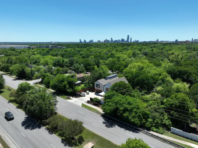 $3,800 | 4006 Airport Boulevard, Unit 18, Austin, TX 78722