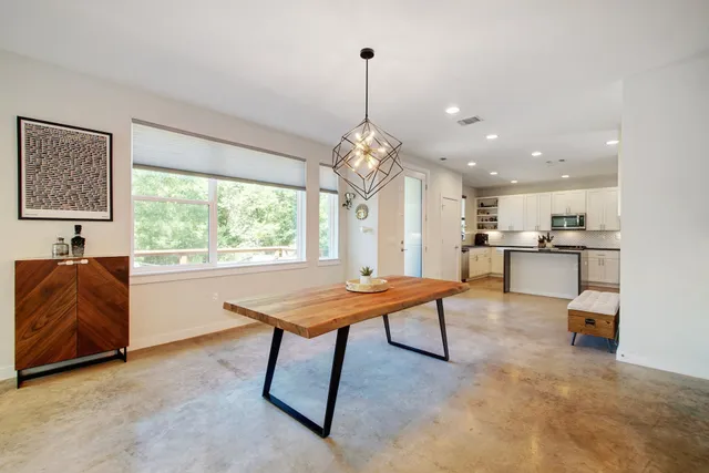 $3,800 | 4006 Airport Boulevard, Unit 18, Austin, TX 78722