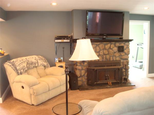 55 Wright Road Ayer, MA 01432 - Photo 3 of 16 Gallery Image 3