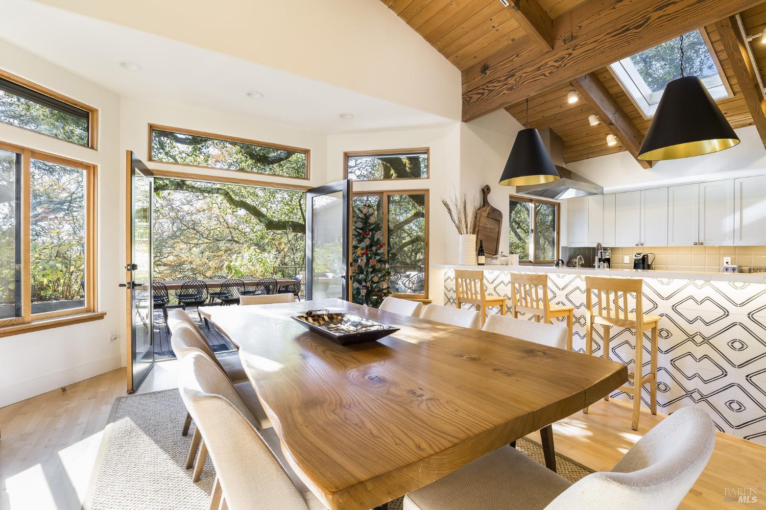 705 Chiquita Road Healdsburg, CA 95448 - Photo 11 of 72 Gallery Image 11