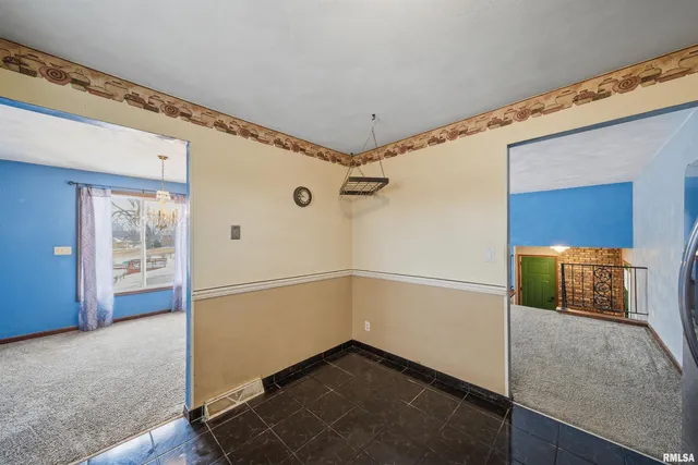 $267,500 | 306 North Stone Church Road, Peoria, IL 61604