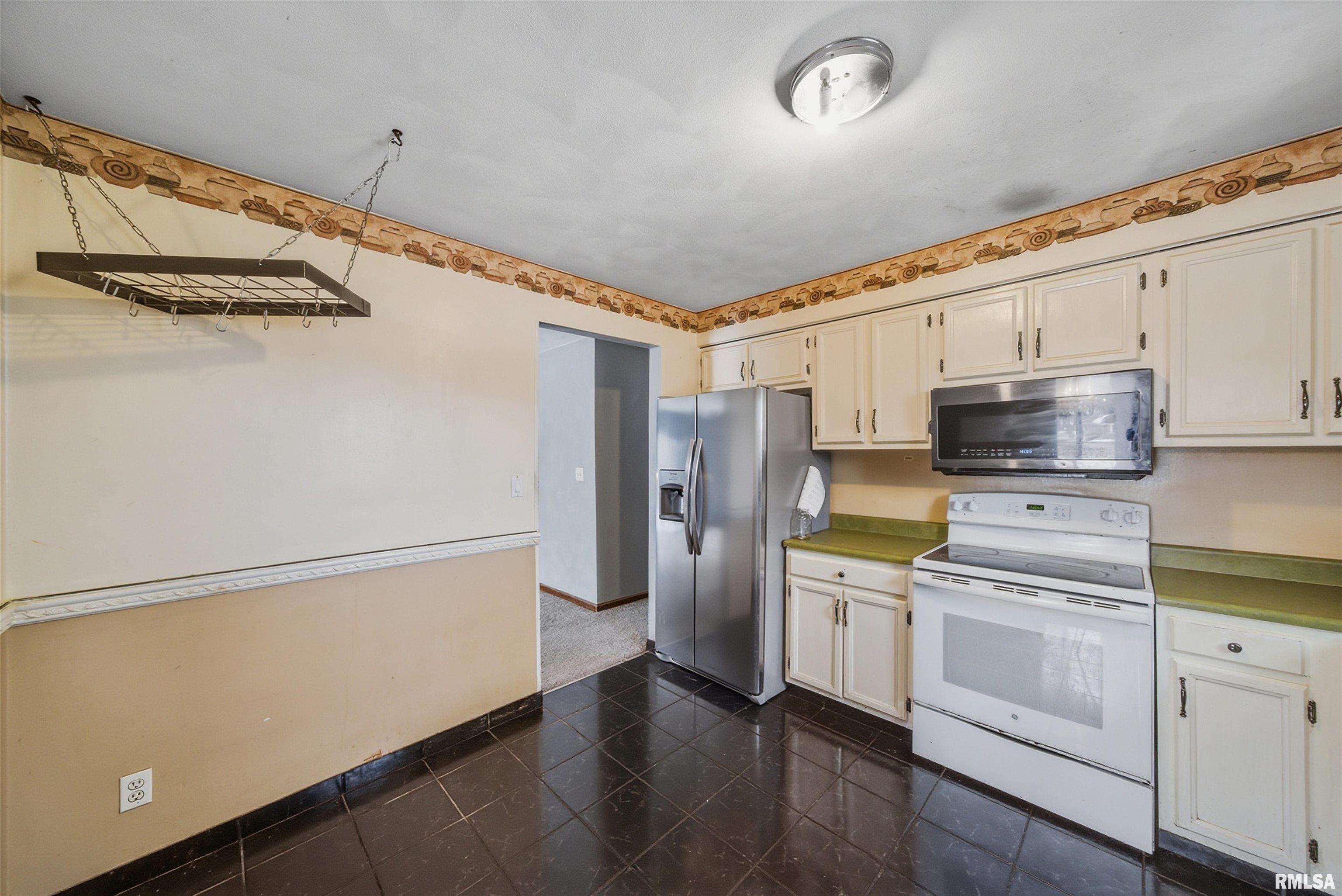 306 North Stone Church Road Peoria, IL 61604 - Photo 17 of 50