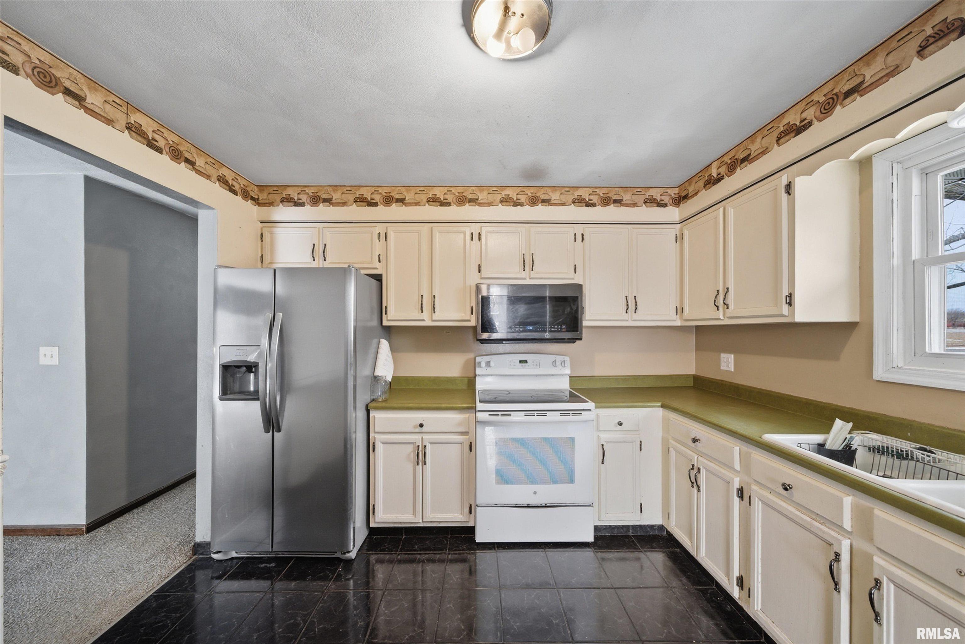 306 North Stone Church Road Peoria, IL 61604 - Photo 18 of 50