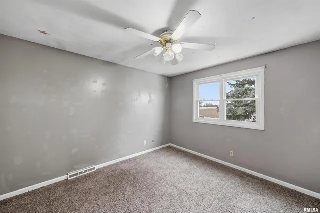 $267,500 | 306 North Stone Church Road, Peoria, IL 61604