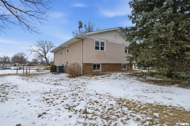 $267,500 | 306 North Stone Church Road, Peoria, IL 61604