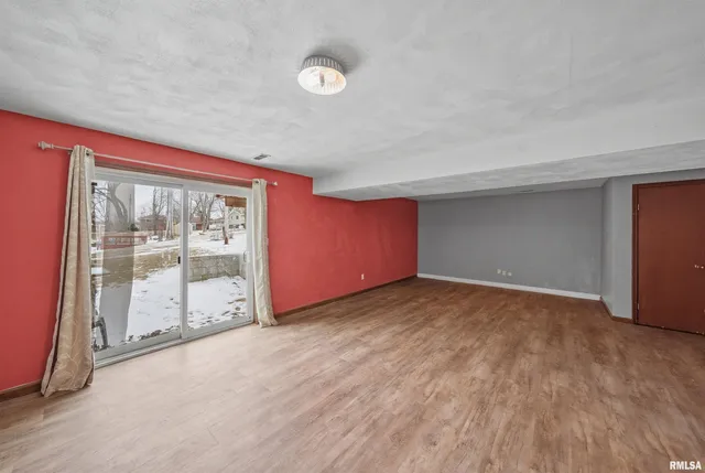 $267,500 | 306 North Stone Church Road, Peoria, IL 61604