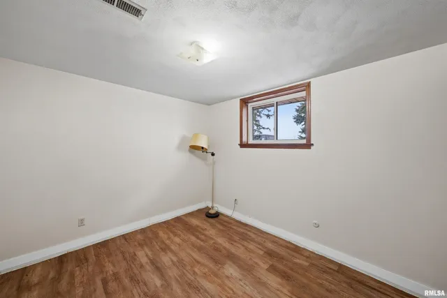 $267,500 | 306 North Stone Church Road, Peoria, IL 61604