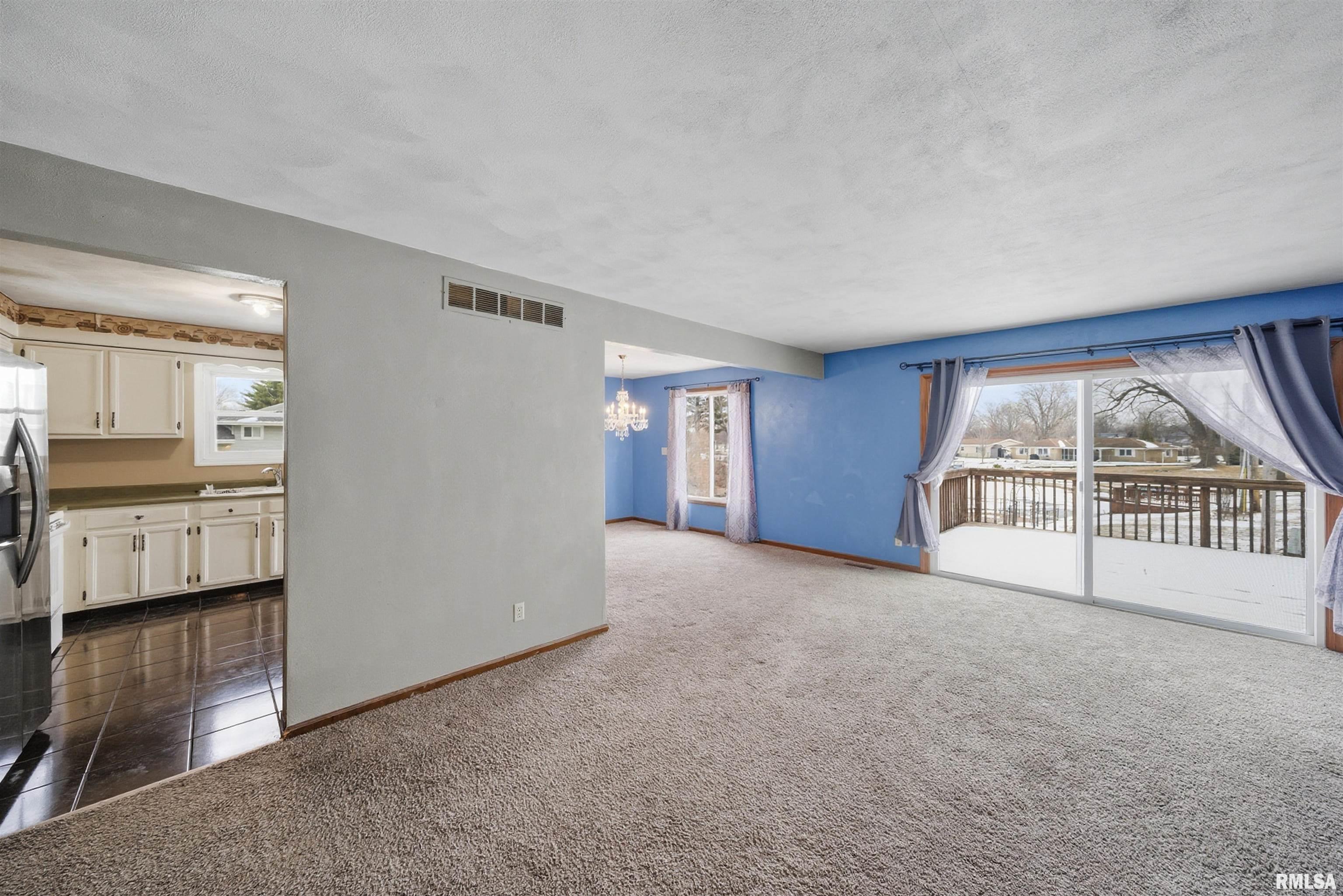 306 North Stone Church Road Peoria, IL 61604 - Photo 4 of 50