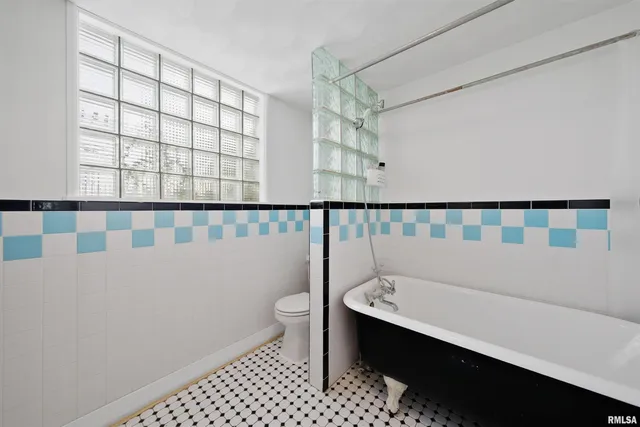 $267,500 | 306 North Stone Church Road, Peoria, IL 61604