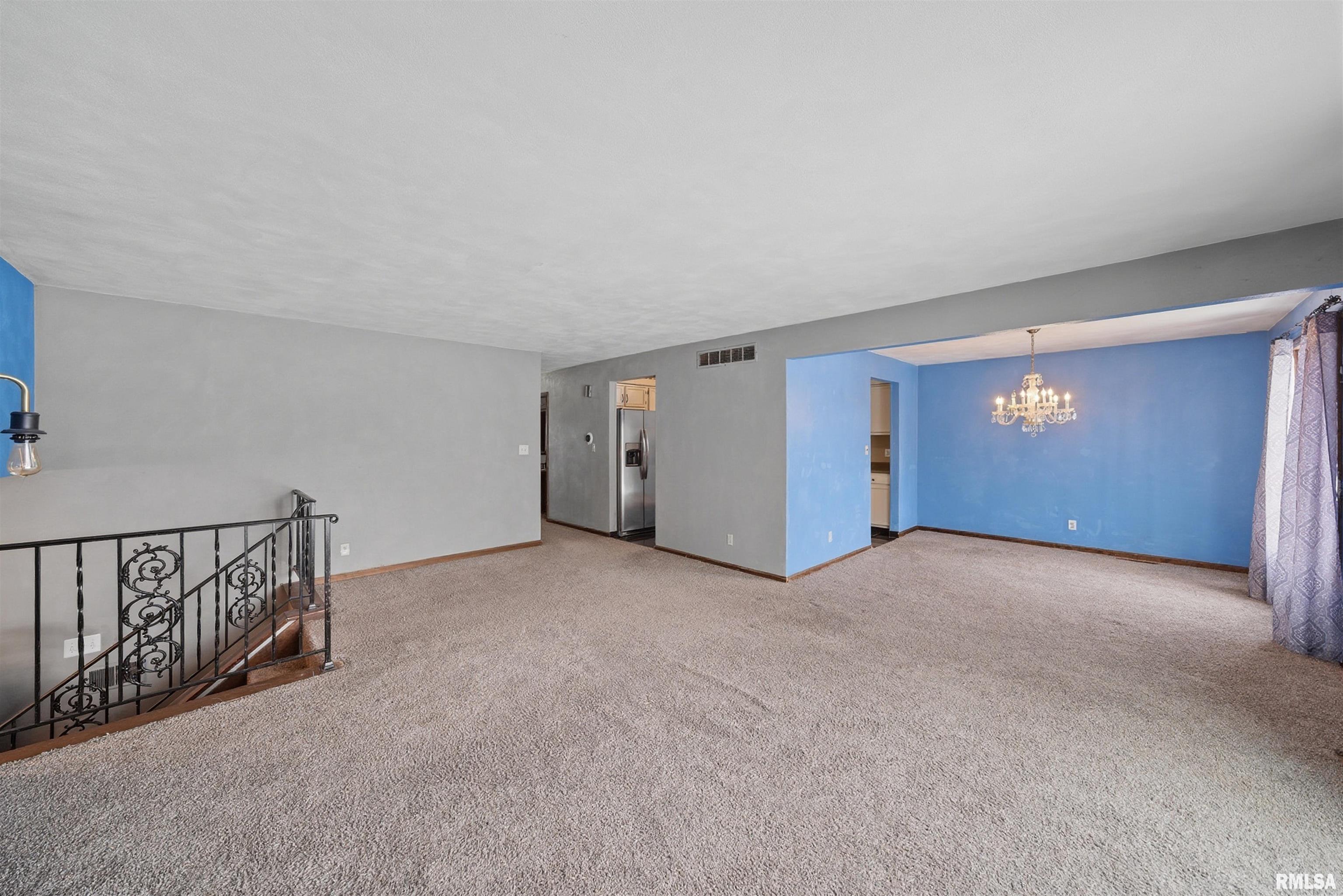 306 North Stone Church Road Peoria, IL 61604 - Photo 5 of 50