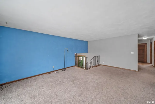 $267,500 | 306 North Stone Church Road, Peoria, IL 61604