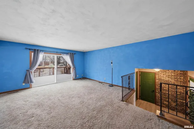 $267,500 | 306 North Stone Church Road, Peoria, IL 61604