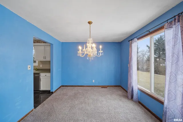 $267,500 | 306 North Stone Church Road, Peoria, IL 61604