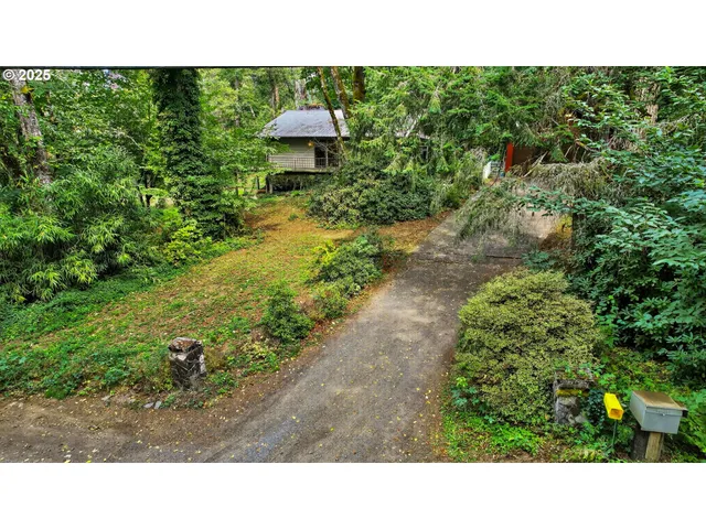 a picture of a bench and a yard