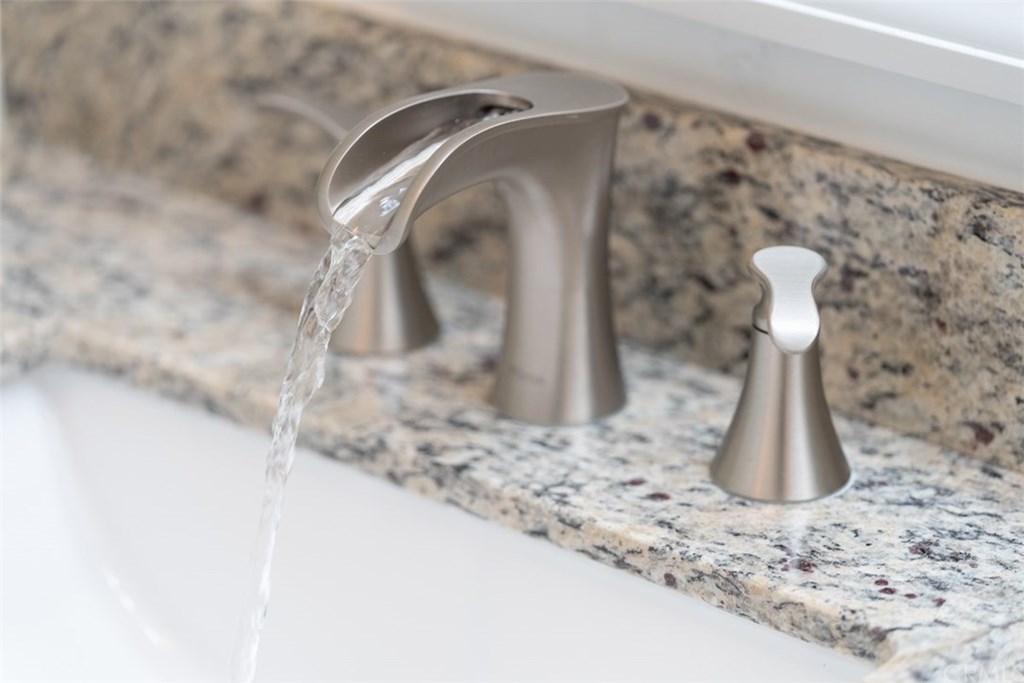 7949 Ramsgate Avenue Los Angeles, CA 90045 - Photo 9 of 26