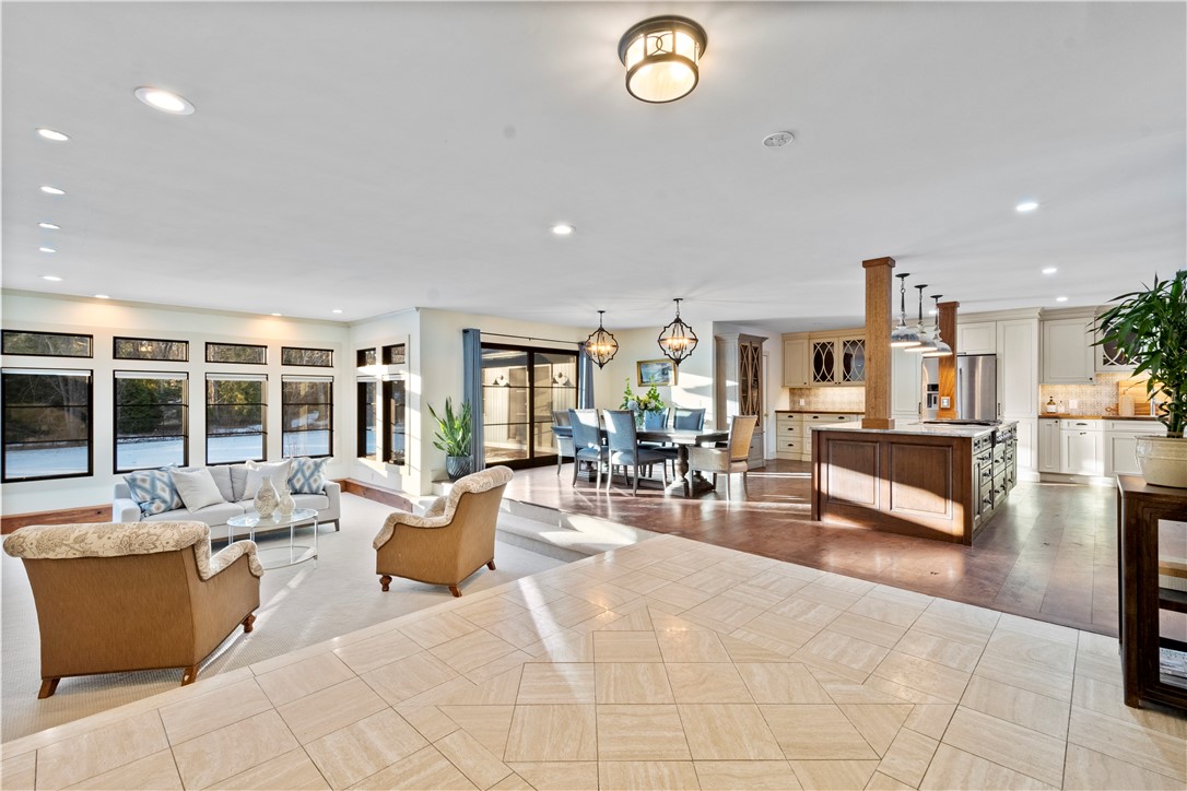 30 Gilbert Stuart Drive Warwick, RI 02818 - Photo 3 of 50