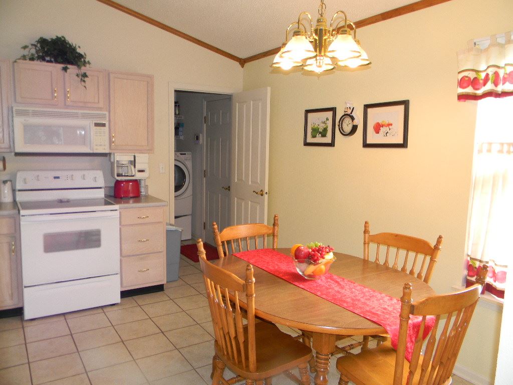 662 Springwater Road Kokomo, IN 46902 - Photo 8 of 16 Gallery Image 8