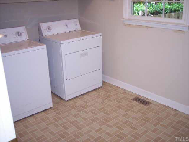 4909 Mandel Road Durham, NC 27712 - Photo 9 of 10 Large Laundry Room.