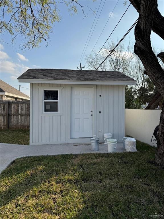 4912 South 36th Street McAllen, TX 78503 - Photo 15 of 15 a backyard of a house